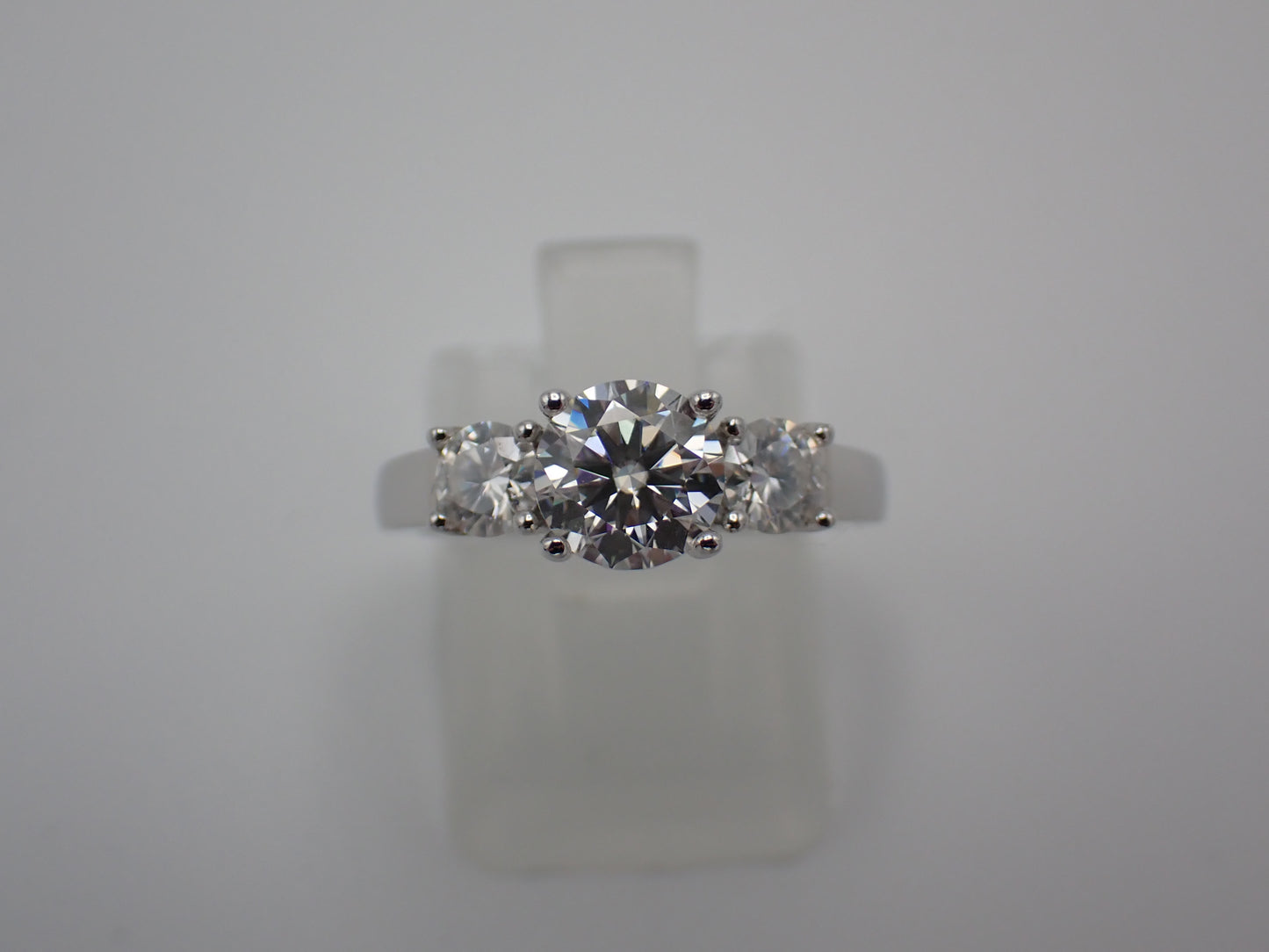 Classic Trilogy Moissanite Ring – 1.0ct