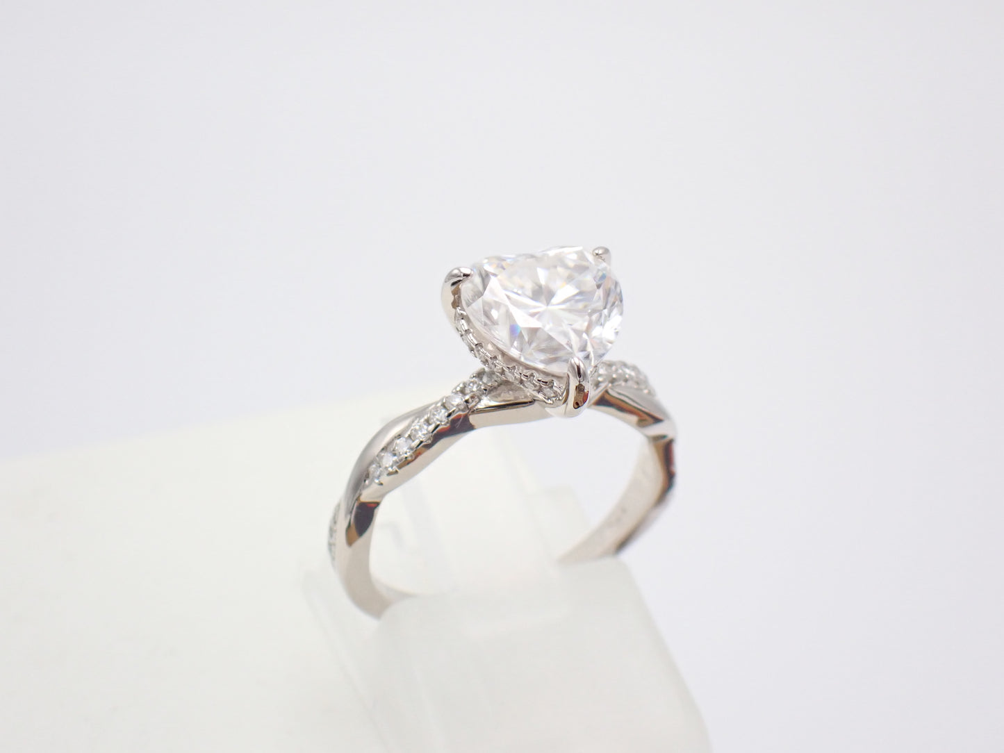 Radiant Heart Moissanite Pavé Ring – 2.0ct - Mara & Co UK