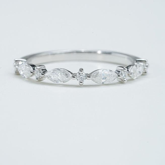 Marquise & Round Moissanite Band Ring – DEF, Sterling Silver
Mara & Co
