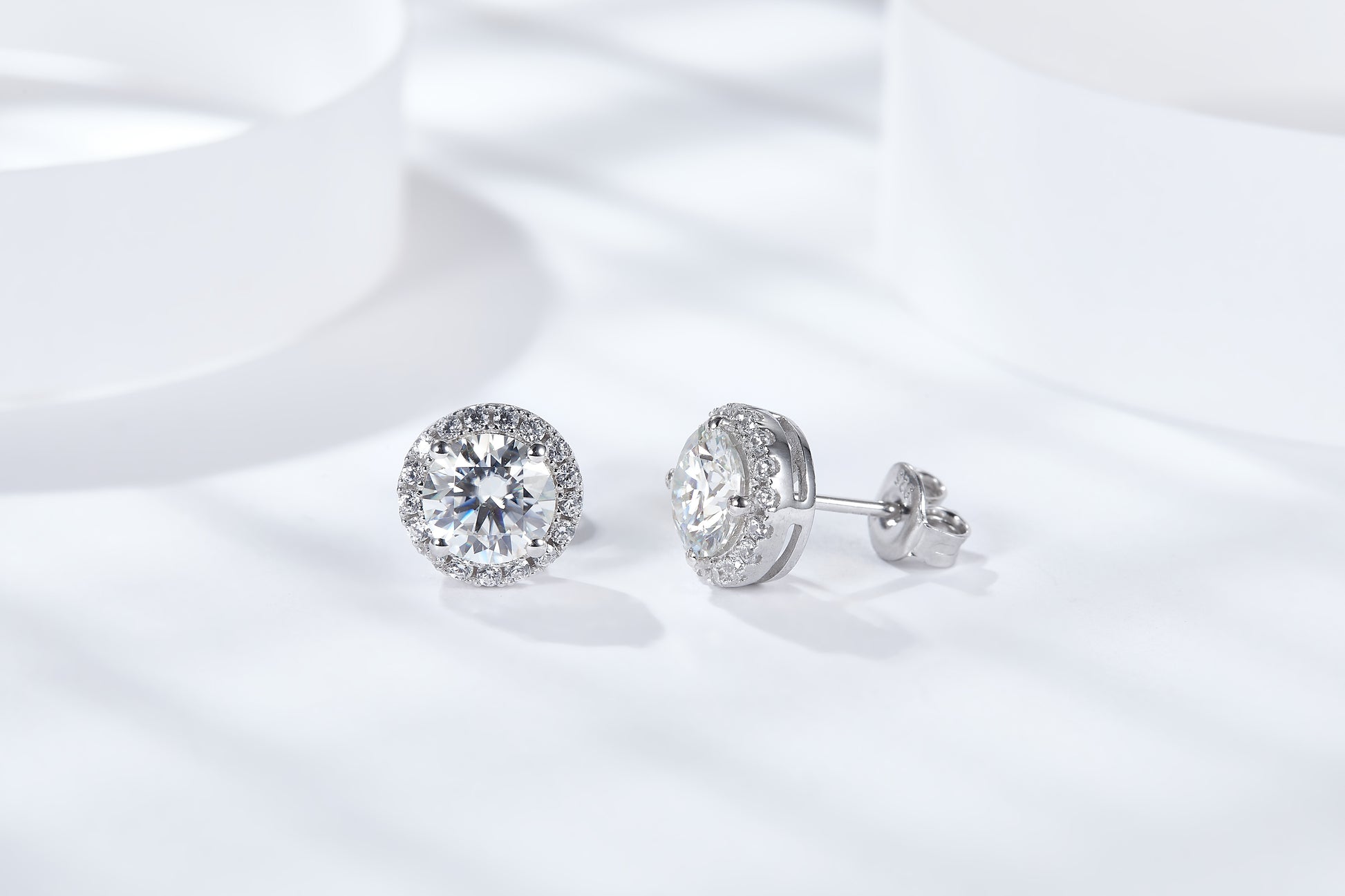 moissanite classic halo stud earrings 2.0ct DEF sterling silver – side view UK