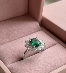 Royal Emerald Halo Ring – 2.0ct Lab-Grown Emerald