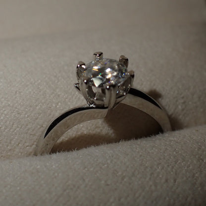 Twisted Solitaire Moissanite Ring with Heart Prongs – 1.0ct -  Mara & Co UK