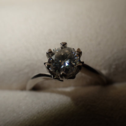 Twisted Solitaire Moissanite Ring with Heart Prongs – 1.0ct -  Mara & Co UK