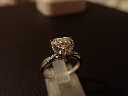 Radiant Heart Moissanite Pavé Ring – 2.0ct -  Mara & Co UK