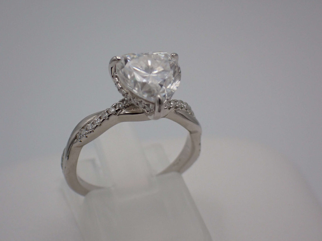 Radiant Heart Moissanite Pavé Ring – 2.0ct -  Mara & Co UK