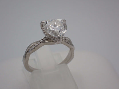 Radiant Heart Moissanite Pavé Ring – 2.0ct -  Mara & Co UK