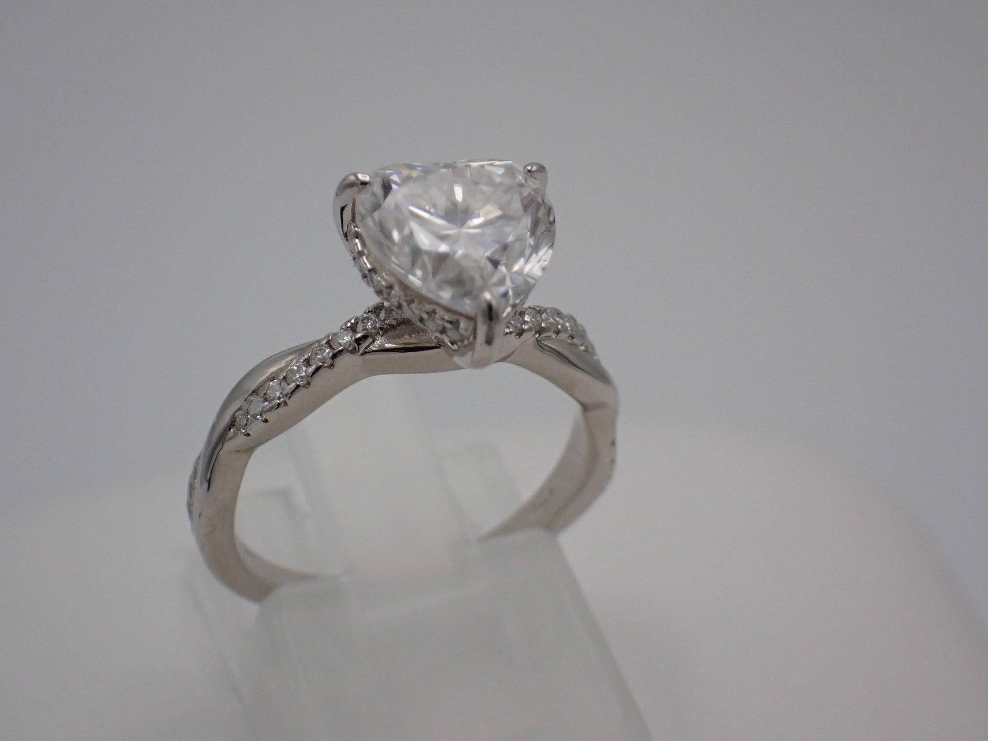 Radiant Heart Moissanite Pavé Ring – 2.0ct -  Mara & Co UK