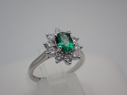 Royal Emerald Halo Ring – 2.0ct Lab-Grown Emerald -  Mara & Co UK