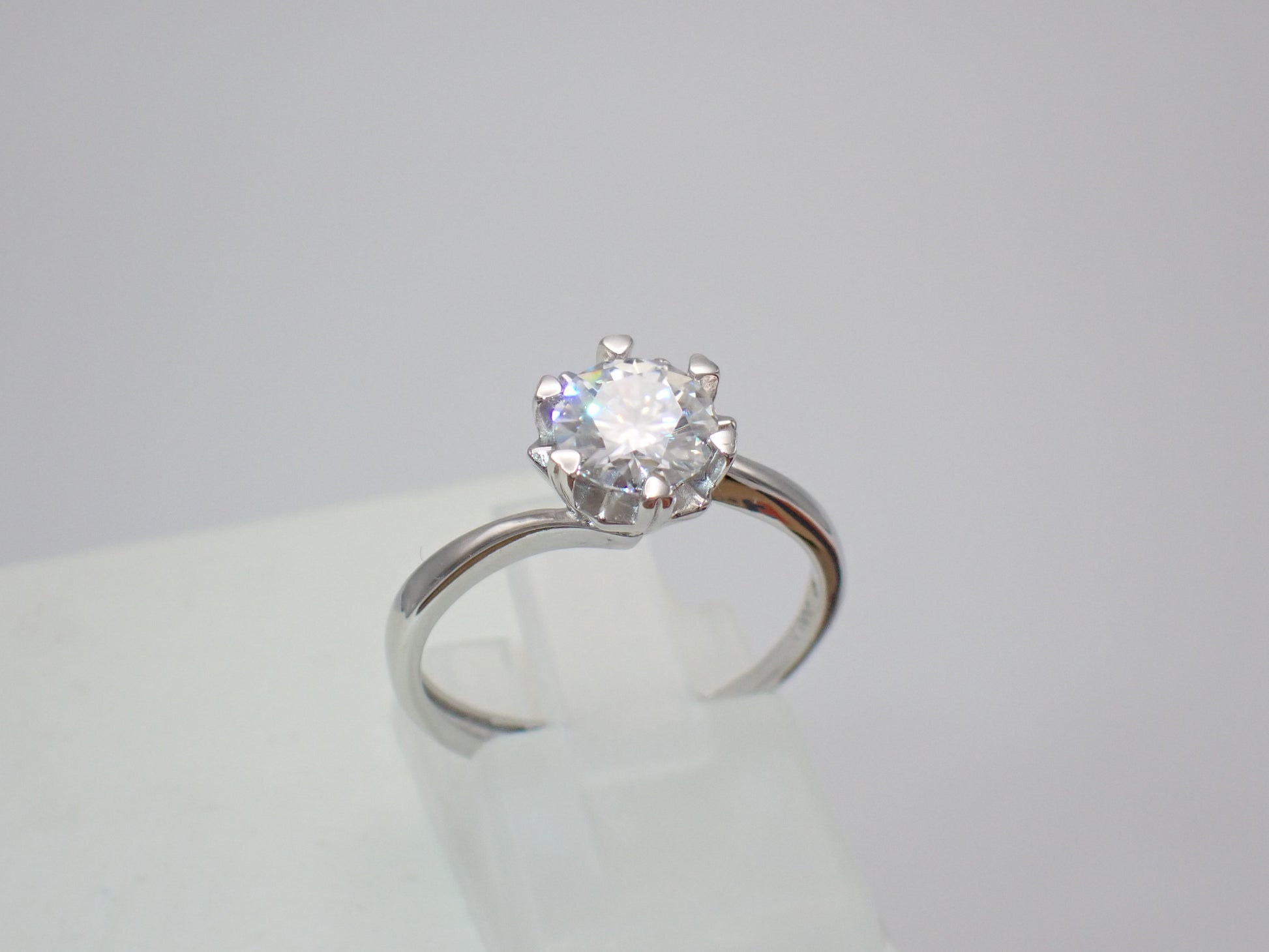 Twisted Solitaire Moissanite Ring with Heart Prongs – 1.0ct -  Mara & Co UK