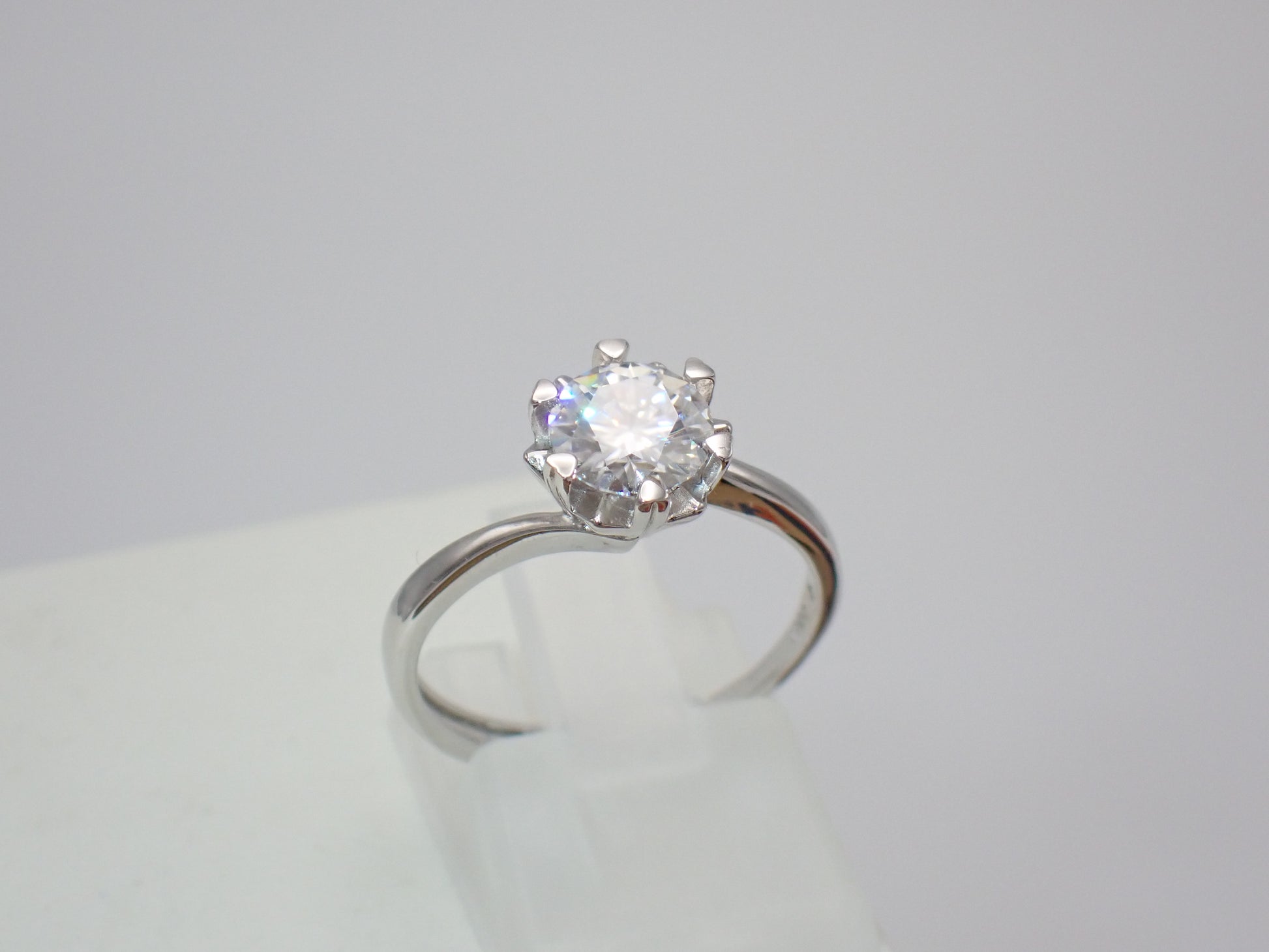 Twisted Solitaire Moissanite Ring with Heart Prongs – 1.0ct -  Mara & Co UK