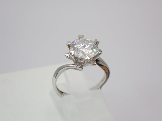 Twisted Solitaire Moissanite Ring with Heart Prongs – 3.0ct