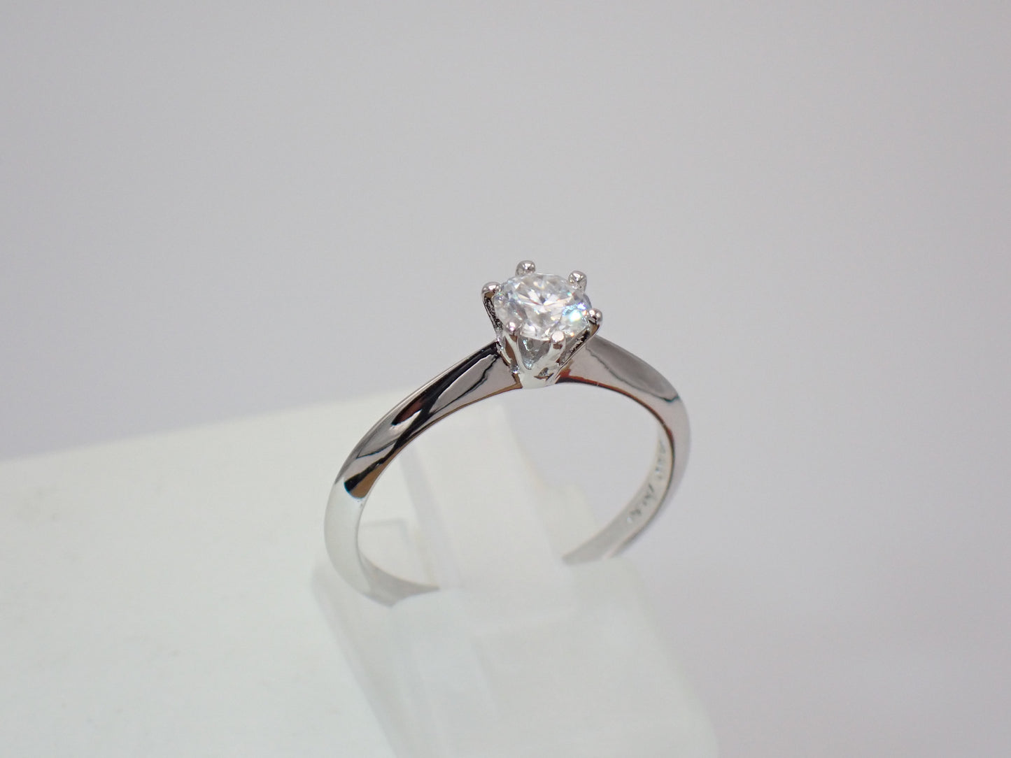 Classic Solitaire Moissanite Ring – 0.5ct