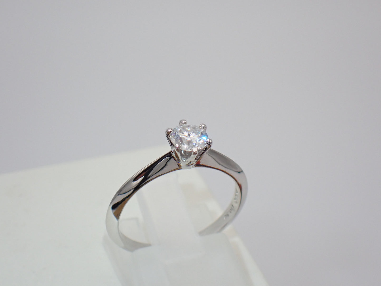 Classic Solitaire Moissanite Ring – 0.5ct