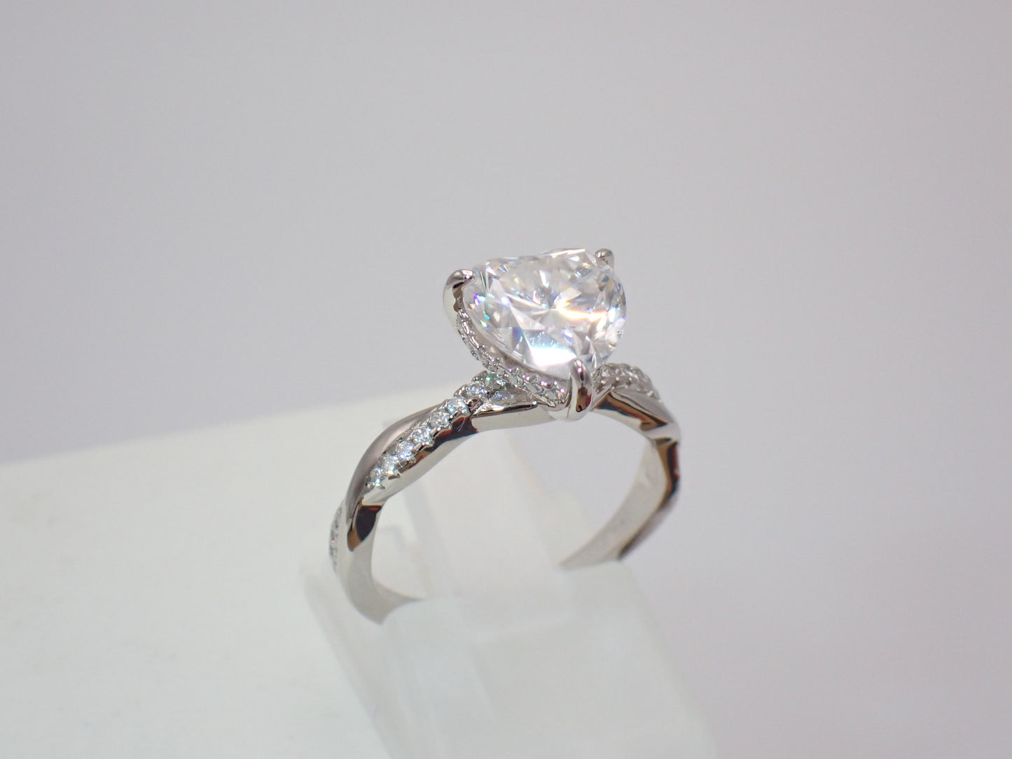 Radiant Heart Moissanite Pavé Ring – 2.0ct -  Mara & Co UK