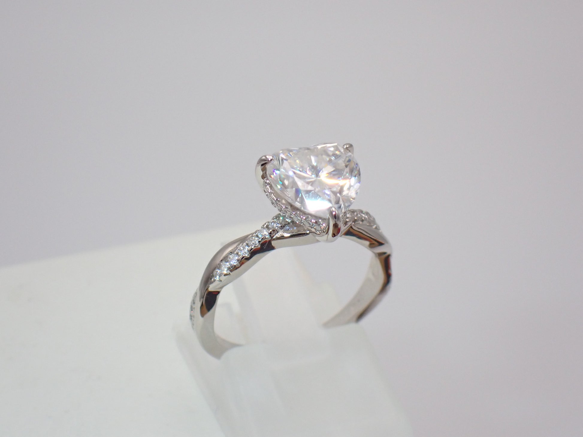 Radiant Heart Moissanite Pavé Ring – 2.0ct -  Mara & Co UK
